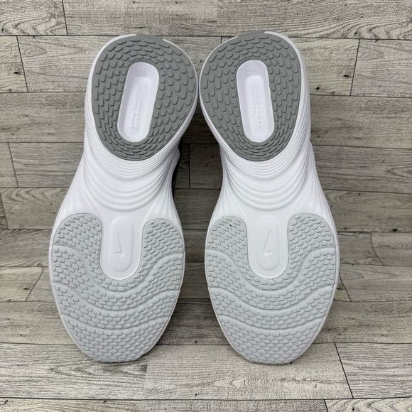 NIB- Nike Uplift SC Black and White Running Shoe Sz 7Y/8.5 Women’s - Picture 10 of 10